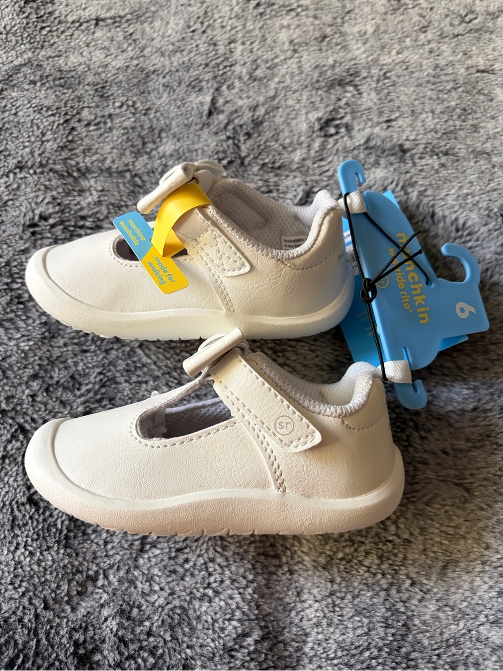 Munchkin White Bow Mary Jane Baby Walker Shoes - Picture 3 of 7